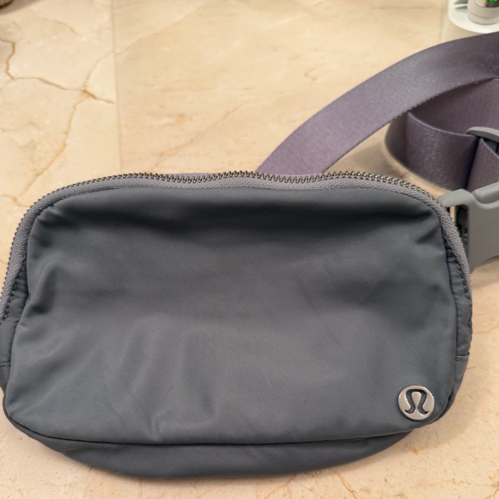 Lululemon Everywhere Belt Bag - Purse
